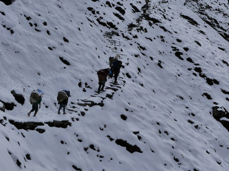 on the way to Chetra La